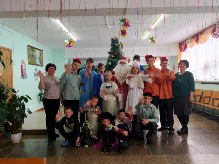 Театрализованное новогоднее представление.